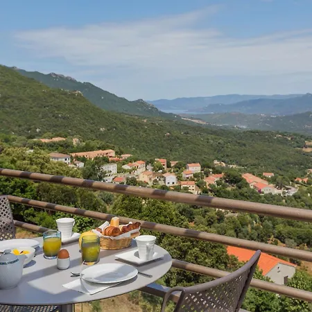 Western San Damianu ホテル サルテーヌ