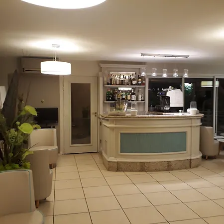 Western San Damianu ホテル